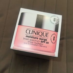 clinique moisture surge spf 28